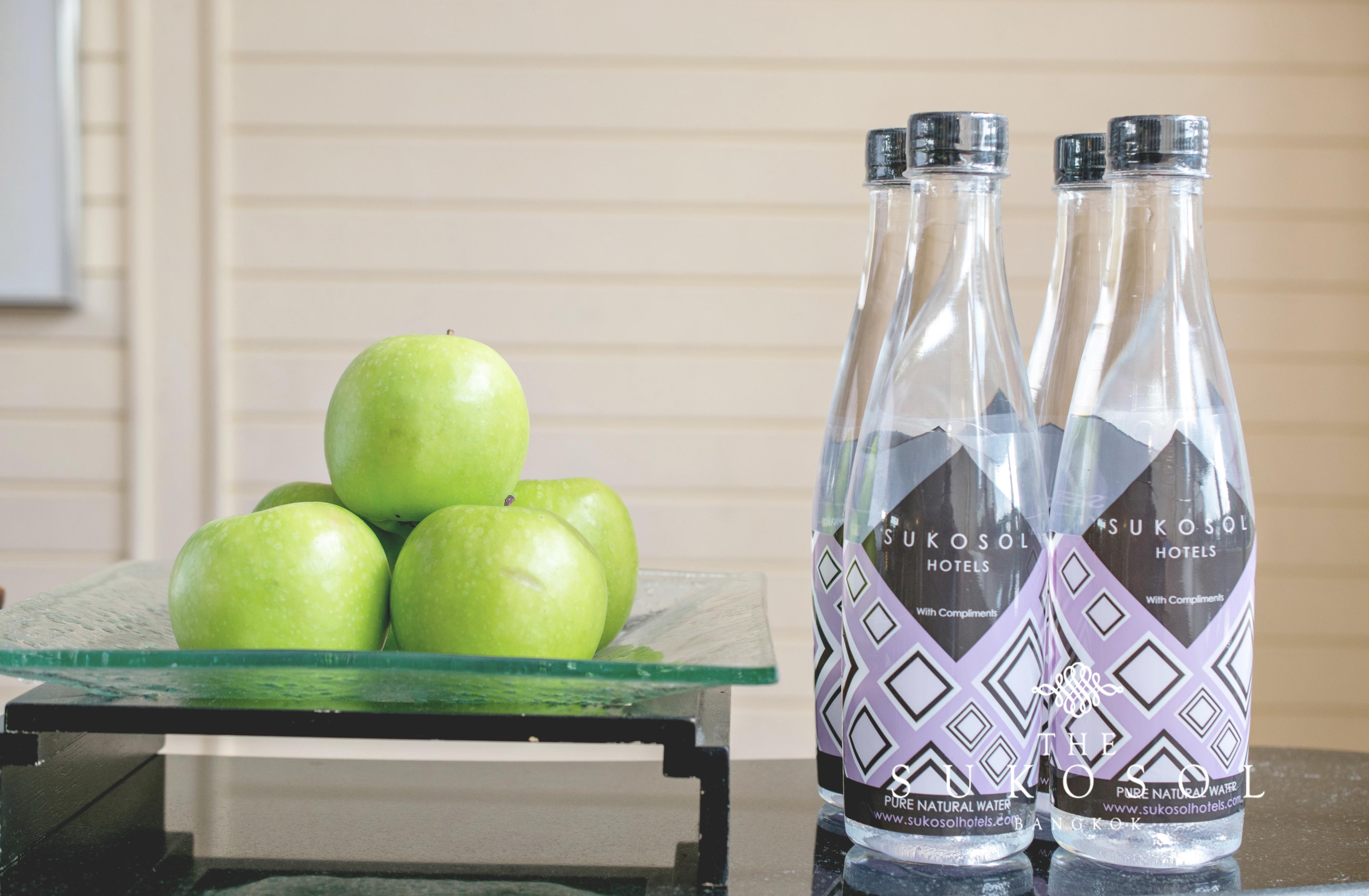 The Sukosol Hotel Банкок Екстериор снимка Bottled water