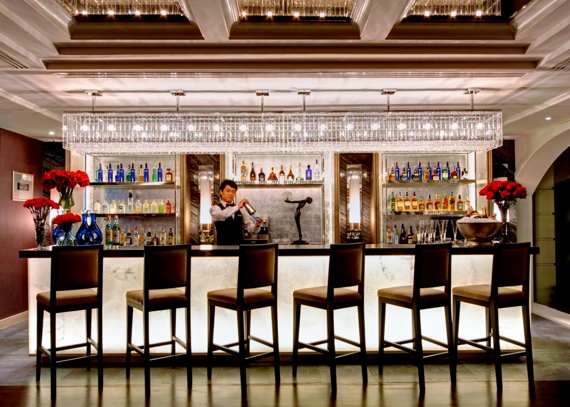 The Sukosol Hotel Банкок Екстериор снимка The bar at the lobby