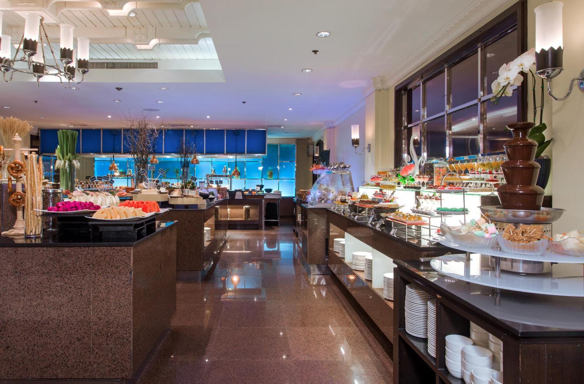 The Sukosol Hotel Банкок Екстериор снимка The buffet at the hotel